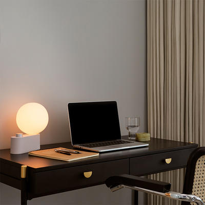 Tisch- und Wandlampe Blossom Alumina mit Sphere IV